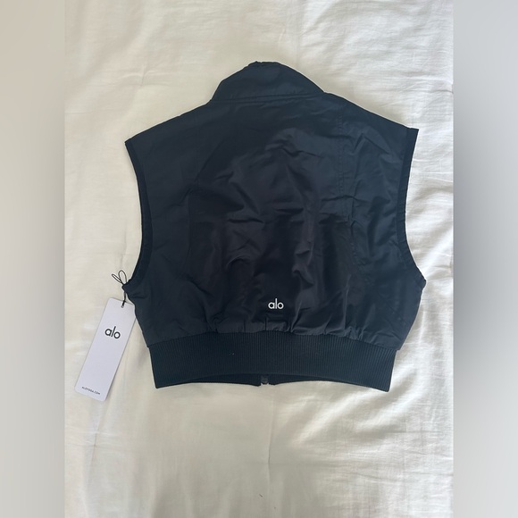 Alo In Motion Vest - Picture 3 of 3